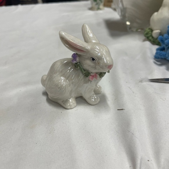 Ceramic Bunny Figurines (4) with Floral Accents 2” - Picture 10 of 14